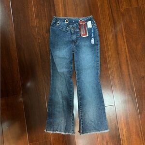 Ave. Blu Size 6x Frayed Bottom boutique Girls Jeans - never worn!
